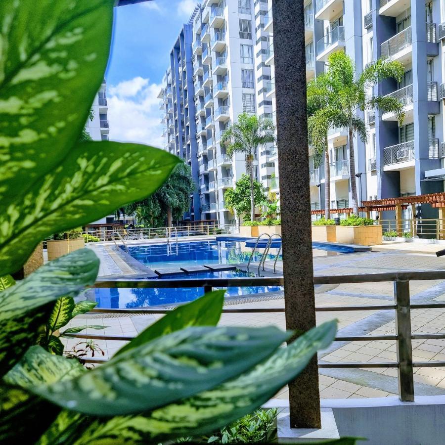 One Palm Tree Villas Condo Across Naia Terminal 3 Маніла Екстер'єр фото
