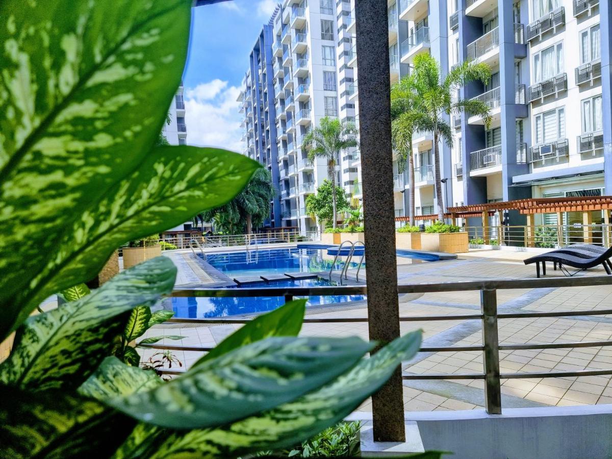 One Palm Tree Villas Condo Across Naia Terminal 3 Маніла Екстер'єр фото