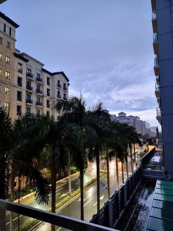 One Palm Tree Villas Condo Across Naia Terminal 3 Маніла Екстер'єр фото