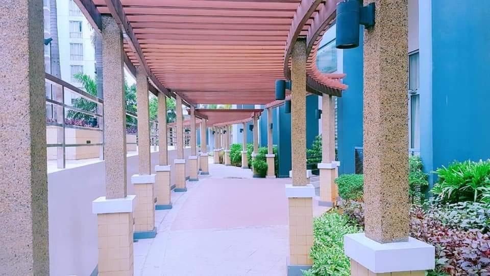 One Palm Tree Villas Condo Across Naia Terminal 3 Маніла Екстер'єр фото