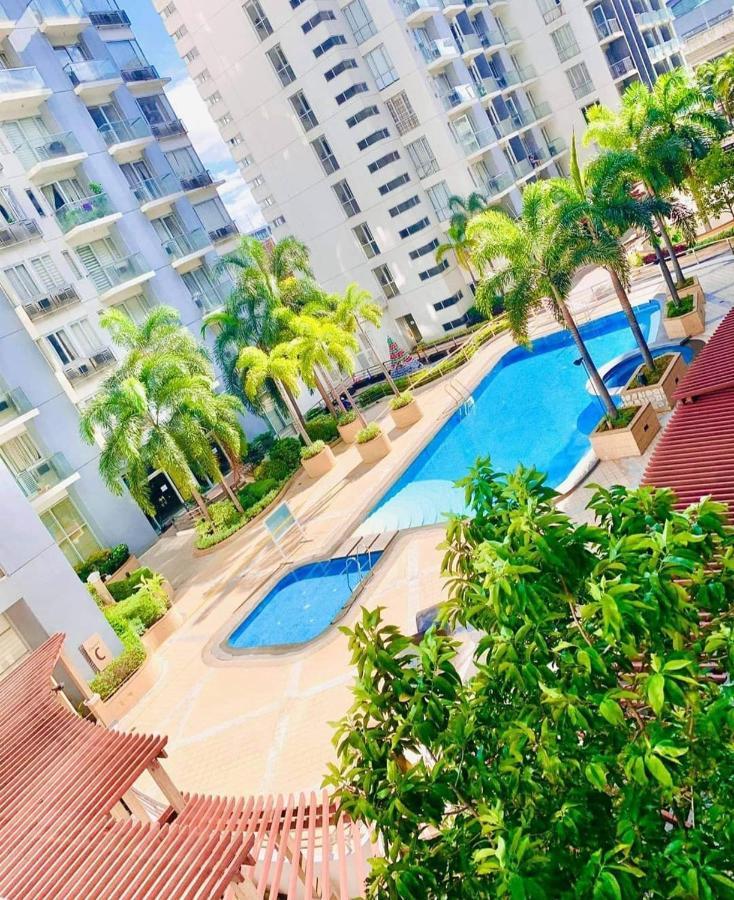 One Palm Tree Villas Condo Across Naia Terminal 3 Маніла Екстер'єр фото