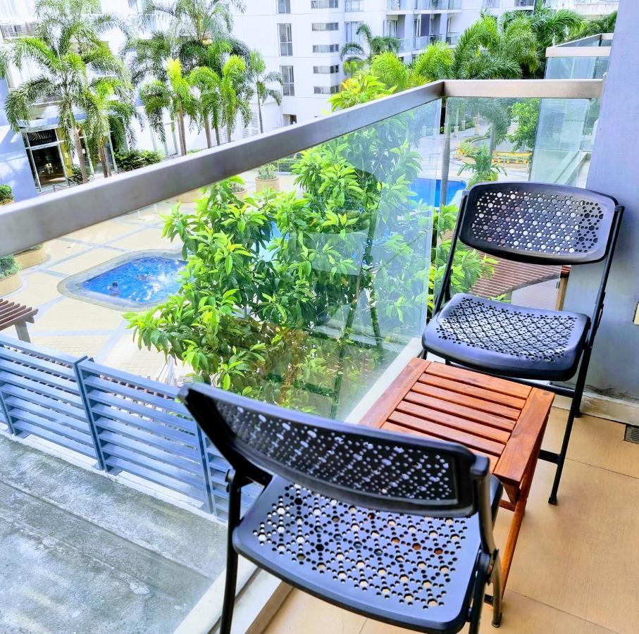 One Palm Tree Villas Condo Across Naia Terminal 3 Маніла Екстер'єр фото
