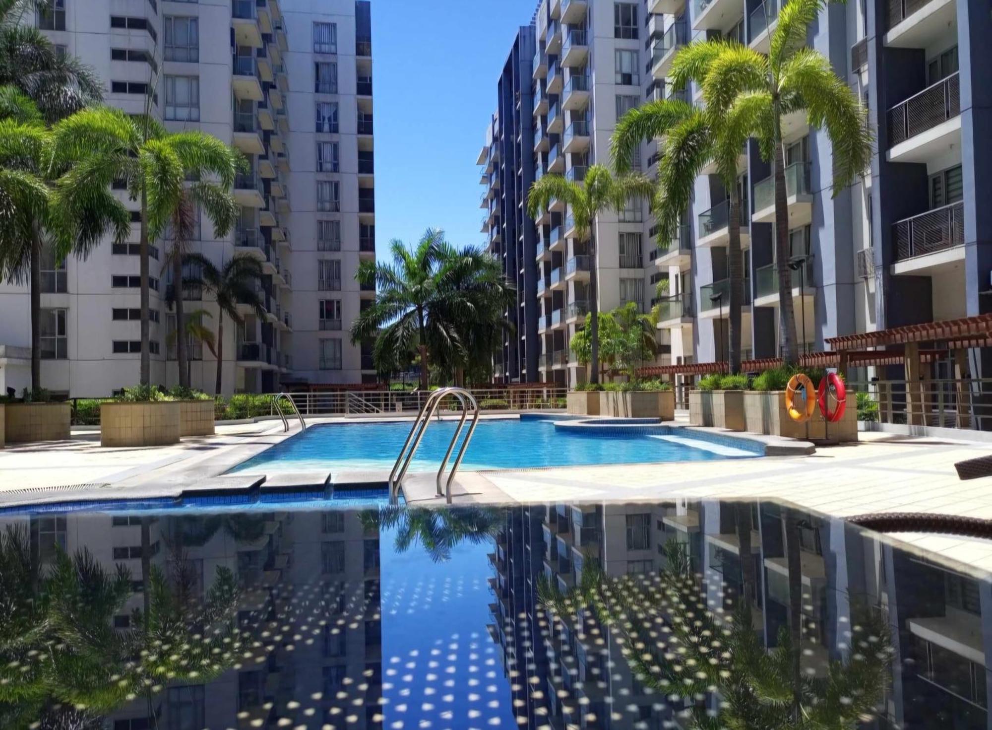 One Palm Tree Villas Condo Across Naia Terminal 3 Маніла Екстер'єр фото